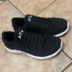 Black APL techloom wave, size 8